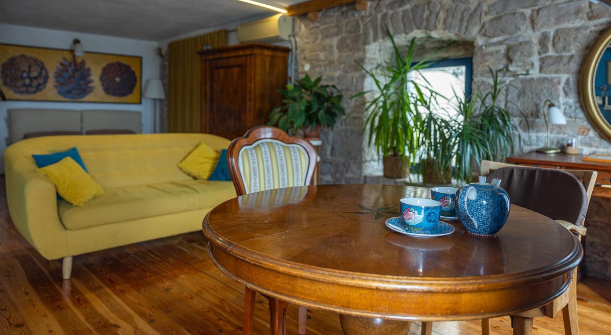 Old House Apartment Водице Екстериор снимка