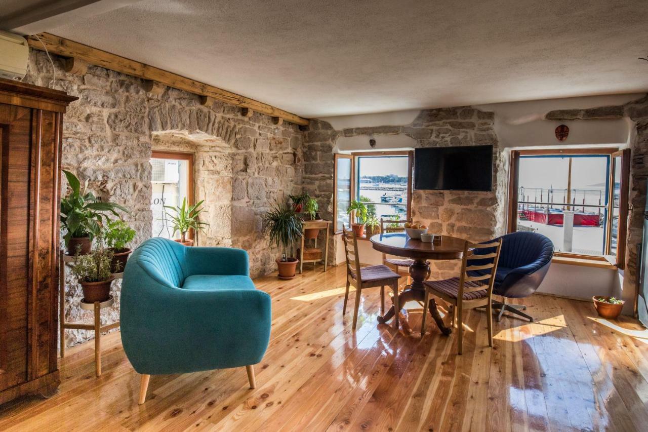 Old House Apartment Водице Екстериор снимка
