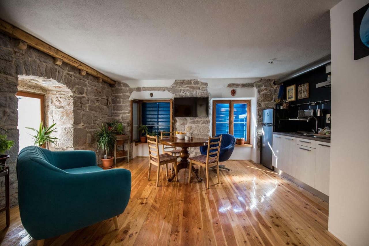 Old House Apartment Водице Екстериор снимка